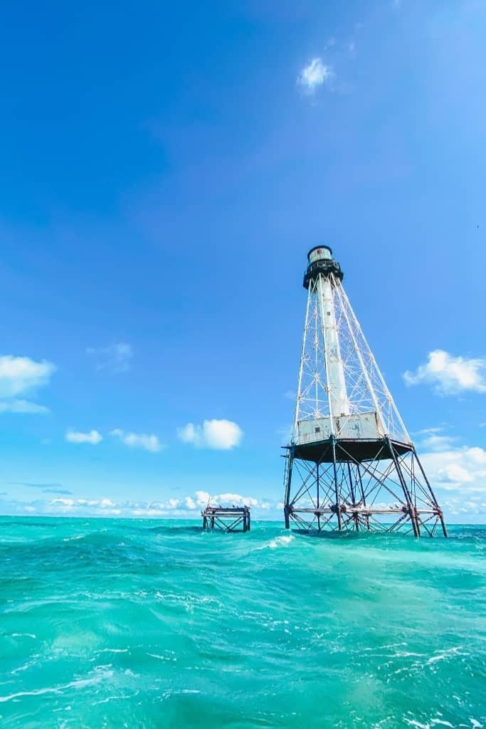 picture of the alligator lighthouse in islamorada